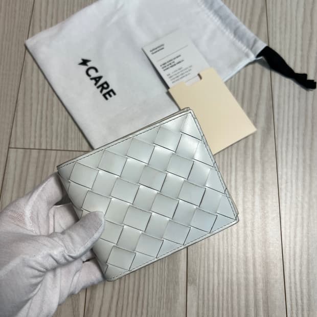 보테가베네타 인트레치아토 반지갑