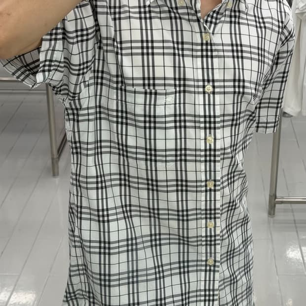 버버리 노바체크 아이보리 반팔 셔츠
