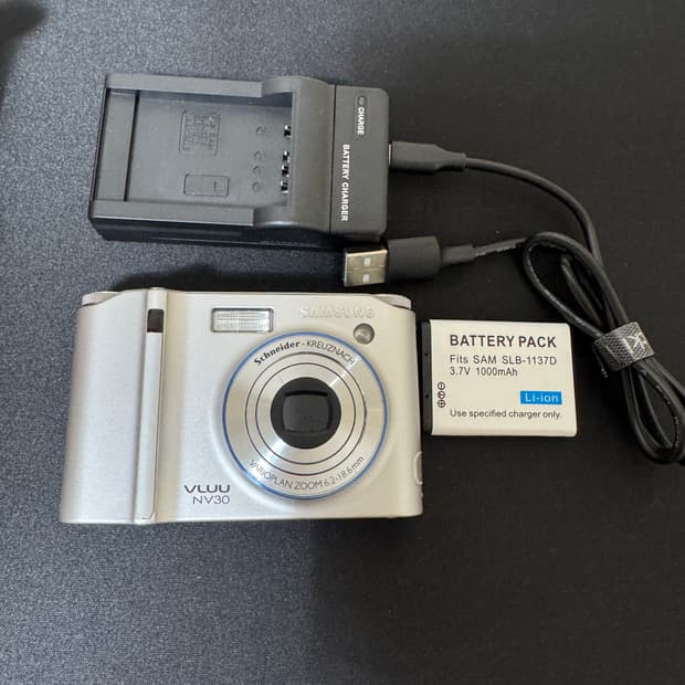 삼성 VLUU NV30 디카