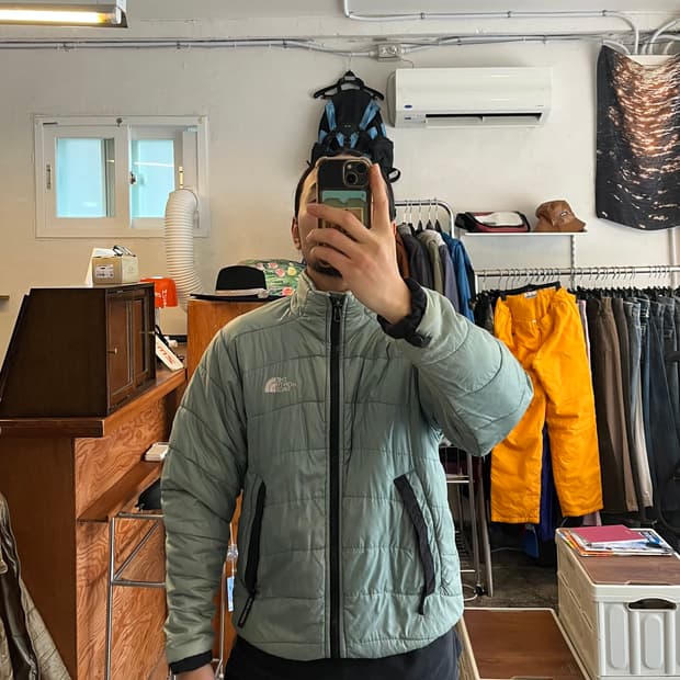 노스페이스 센터로고 세이지그린 경량패딩