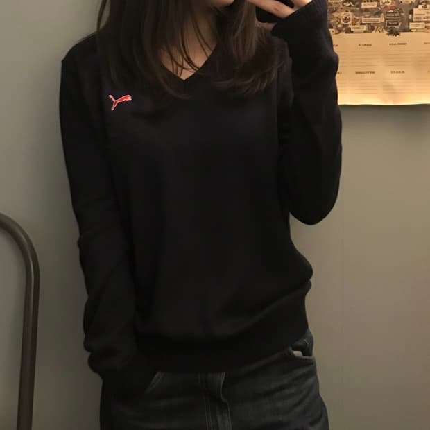 Puma 푸마 네이비 펀칭 브이넥 니트