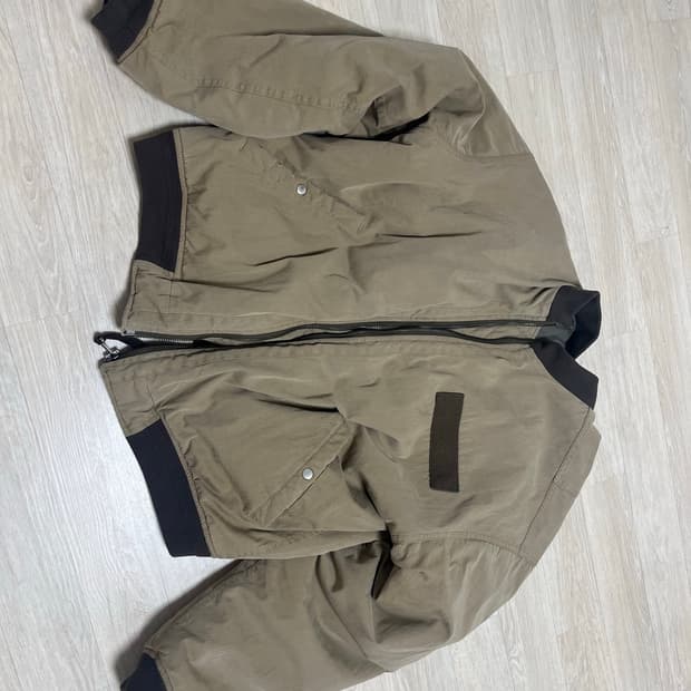 엔벨로프 봄버 카키 3