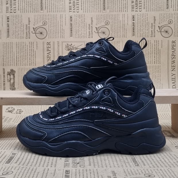 휠라 레이 올블랙 운동화235