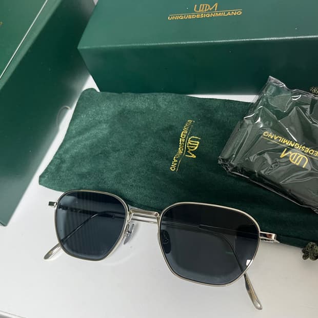 UDM(유니크디자인밀라노) DPS M1 실버 메탈테