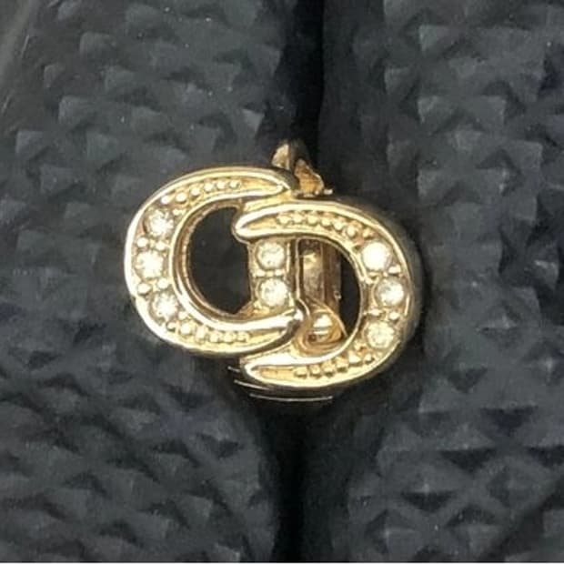 🏷️ [예약] 디올(Dior) 정품 라인스톤 CC로고 싱글 이어링 (한