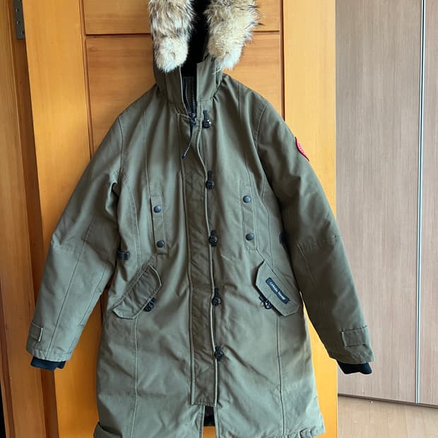 캐나다구스 카키 패딩 s