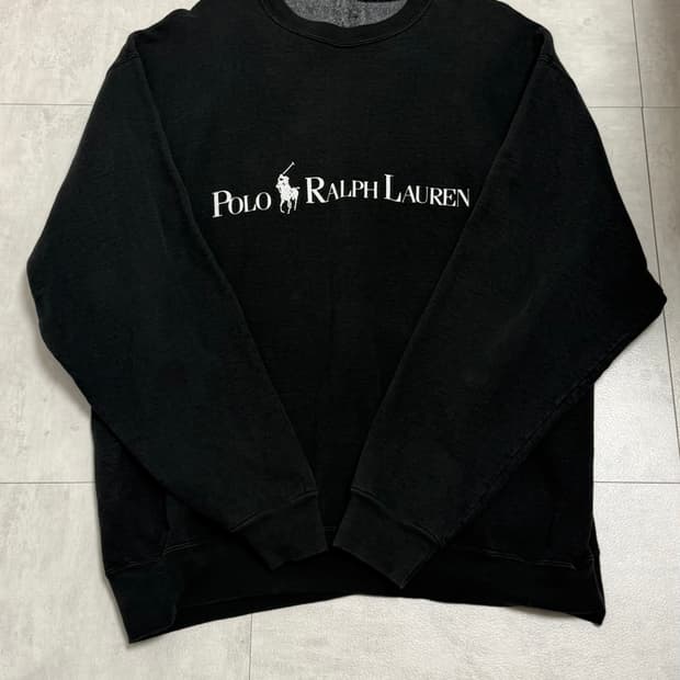 폴로 블랙 맨투맨