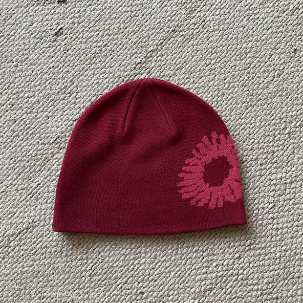 [OS] 999휴머니티 로고 심볼 자카드 비니 버건디 색상 판매합니다