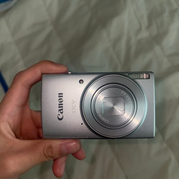 Canon Ixy 210
