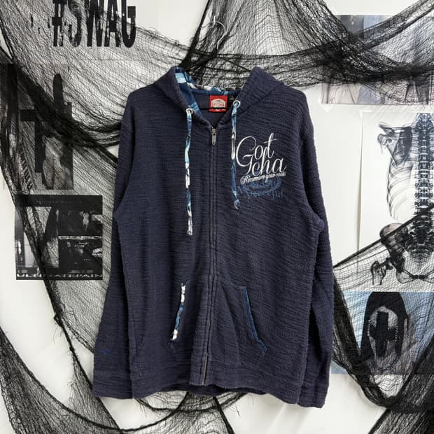 Gotcha lettering hood zip up