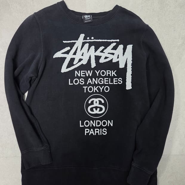 스투시 월드투어 맨투맨 블랙