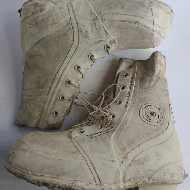 Bata Bunny Boots Extreme Cold  10R