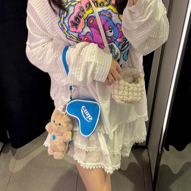 [새제품] 코스 퀼티드 나노 크로스바디백 베이지