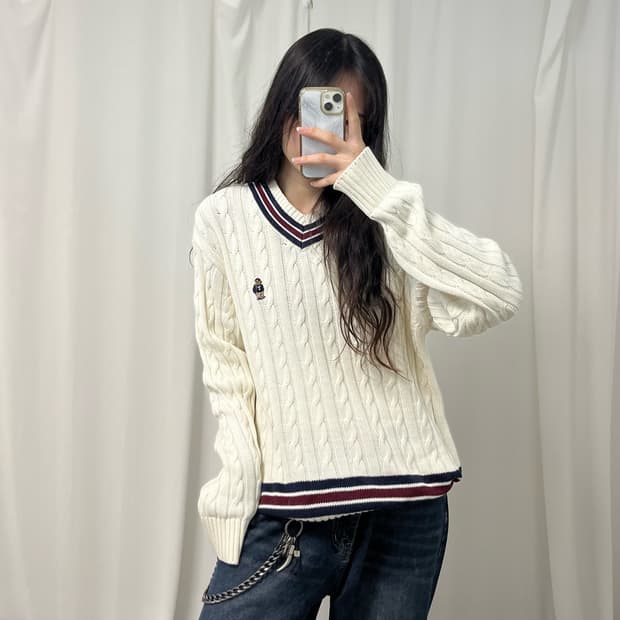 Teenie Weenie ivory V-neck knit