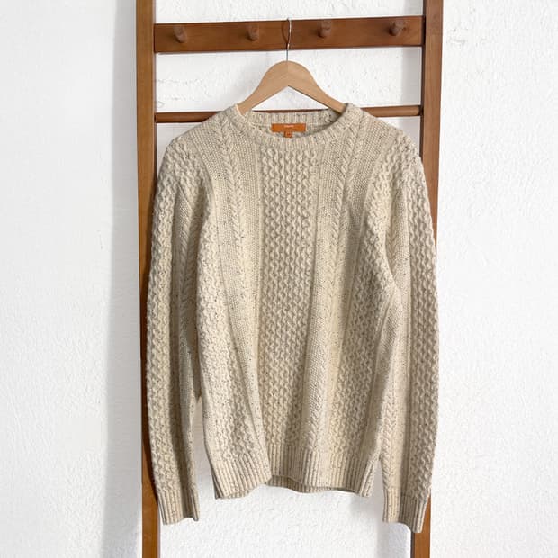 밀크티 케이블 니트 스웨터