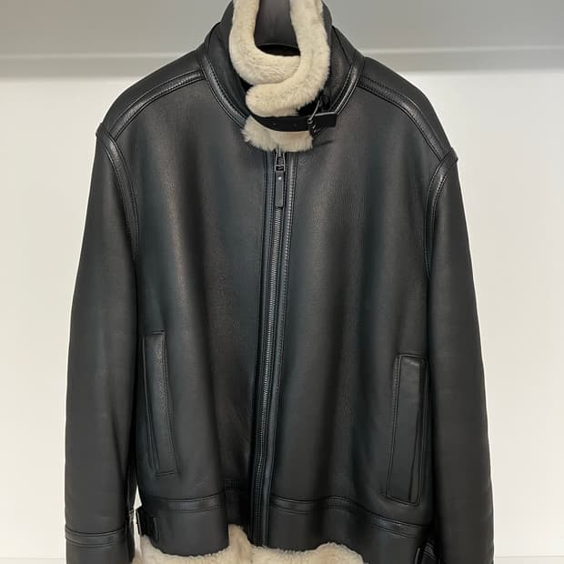 질스튜어트 남자 무스탕