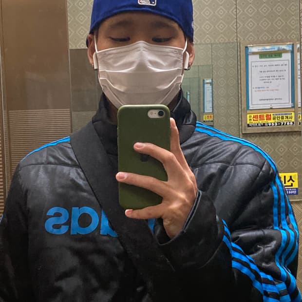 아디다스 블랙 퀄팅 집업 점퍼