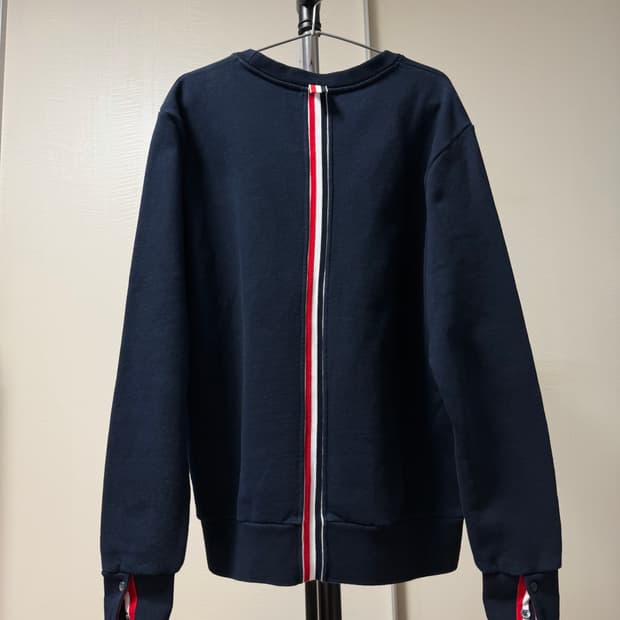 (신형)톰브라운 백삼선 맨투맨 3사이즈