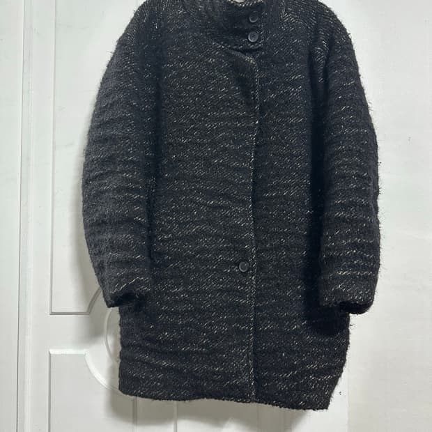 이로 블랙 부클 트위드 코트