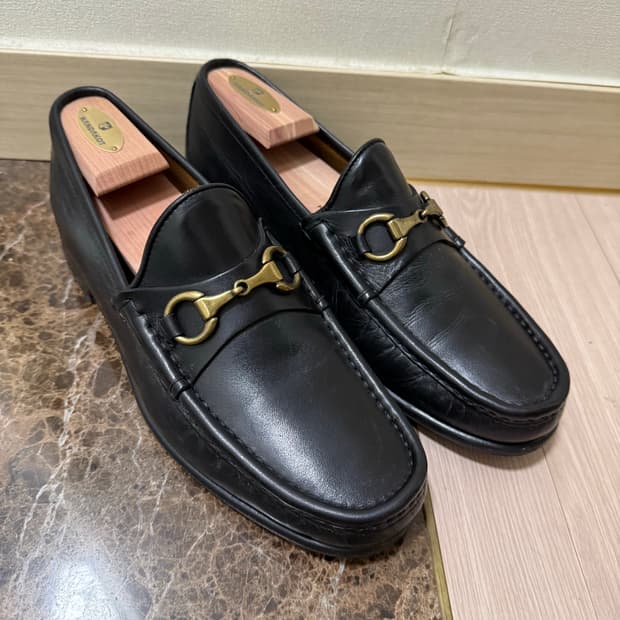 Parlour 홀스빗 레더 로퍼 블랙 270