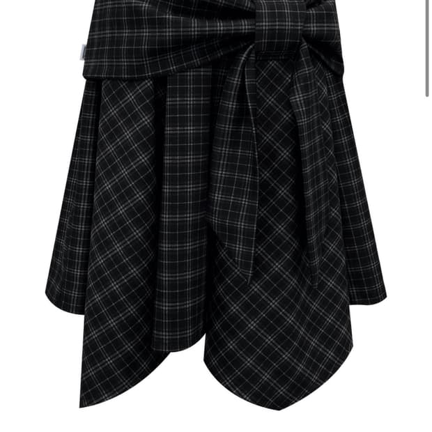 (구해요) 체메씨 보우 언발란스 스커트 black check
