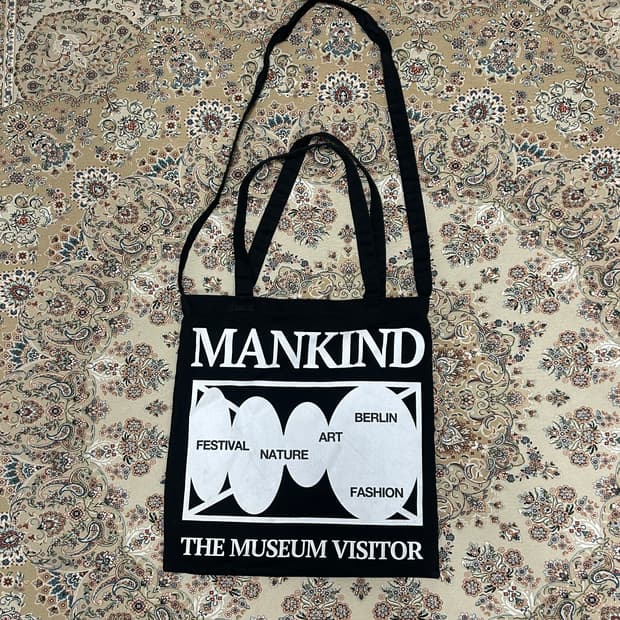 더뮤지엄비지터 에코백