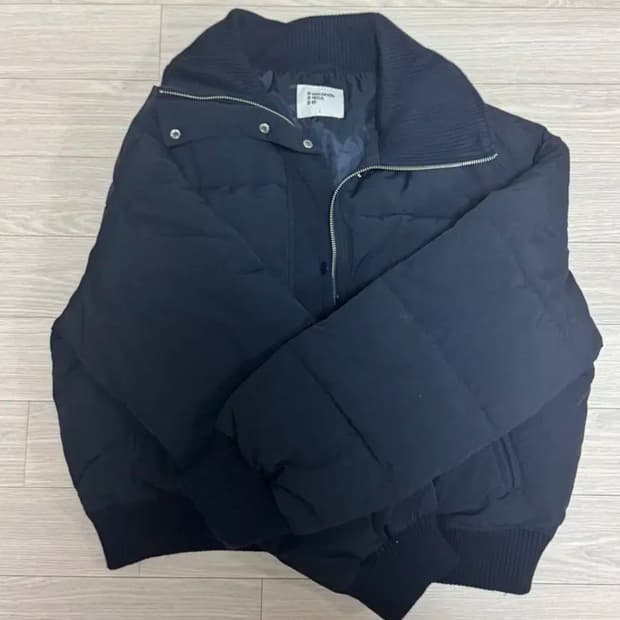 에잇세컨즈 네이비 패딩