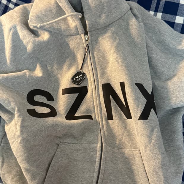 새상품 크림택 있음 이지 후드집업