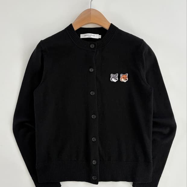Maison Kitsune 메종키츠네 더블폭스헤드 블랙컬러 유넥 가디건