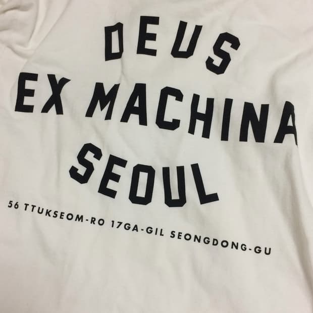 데우스 엑스 마키나 서울 롱슬리브 화이트