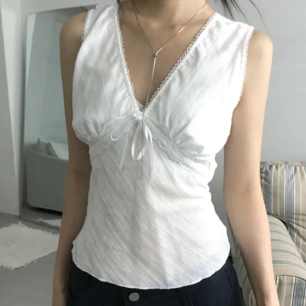 유색 플렌 사선 시스루 리본 나시 블라우스