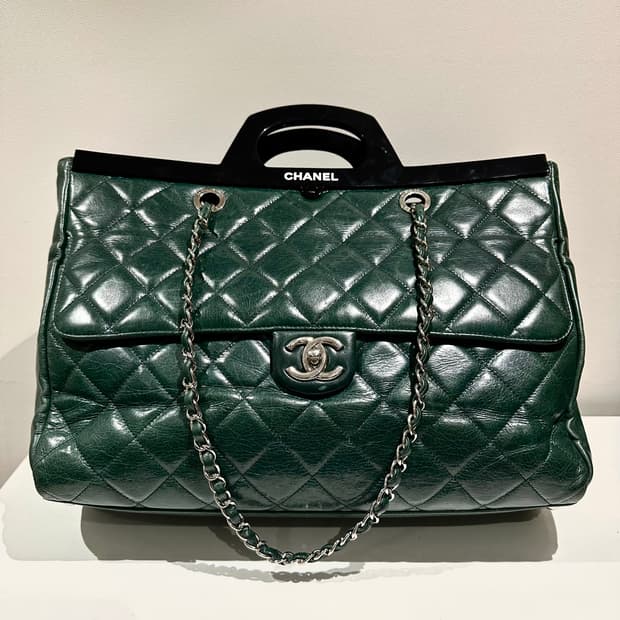 샤넬 퀼티드 딜리버리 라지백