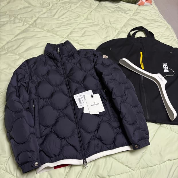 몽클레어 테쉬혼 구스다운 패딩 자켓 네이비 풀구성