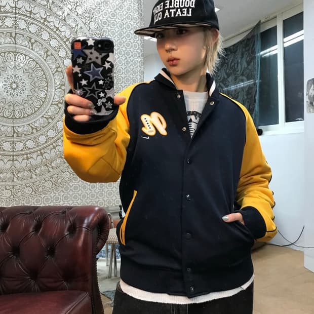 (첫번째 사진은 이전 판매자분 사진입니다) 나이키 바시티 자켓