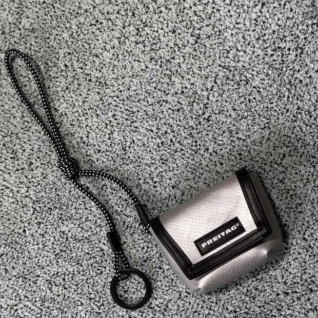 (NEW)새제품 프라이탁 미니 메신저 키링/에어팟 파우치키링