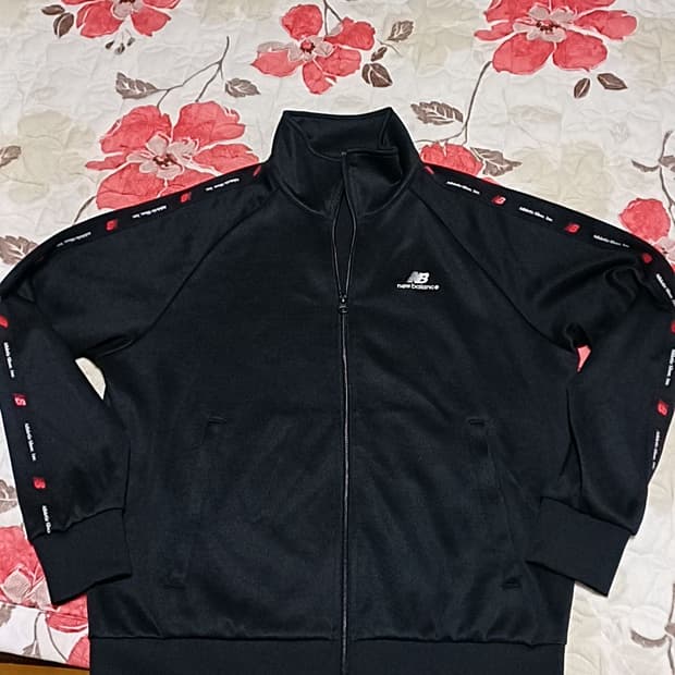 뉴발란스 저지 실측100 가슴56 기장69