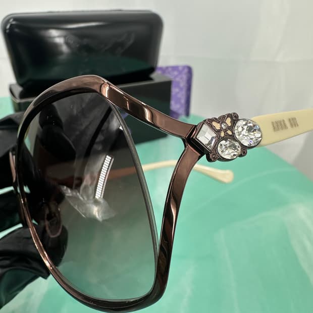 [새상품 무료배송] 안나수이 Made in Italy 선글라스