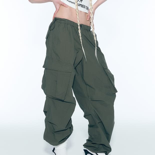 에즈이프캘리 PARACHUTE CARGO PANTS DEEP KHAKI