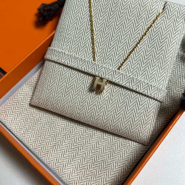 [정품] 새상품급 / 에르메스 팝아슈 미니 목걸이 골드&마롱글라세