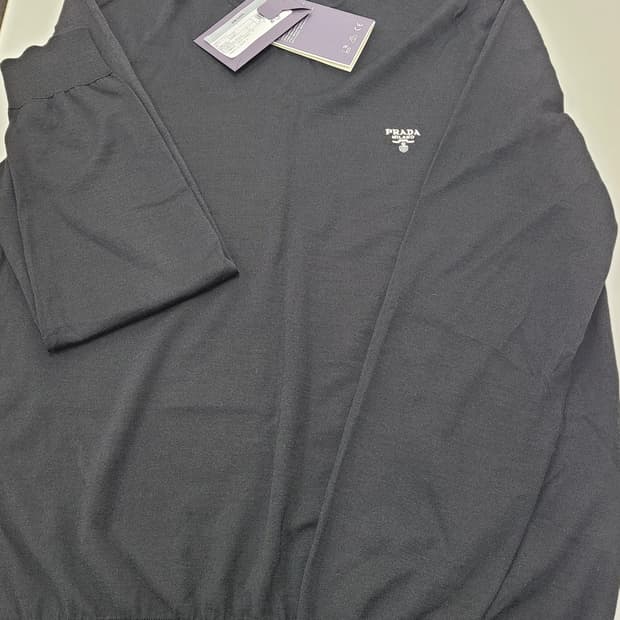 프라다 밀리오레 라운드 니트 사이즈48