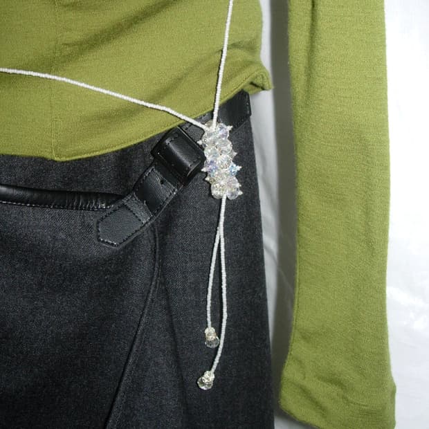 White beads flower necklace