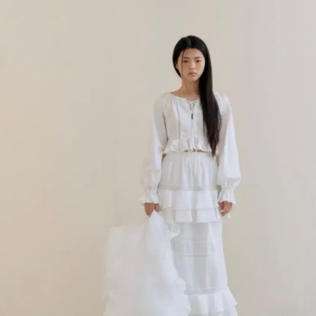 플레따 화이트 스커트