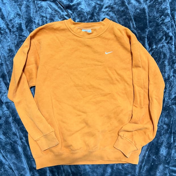 00s nike orange m
