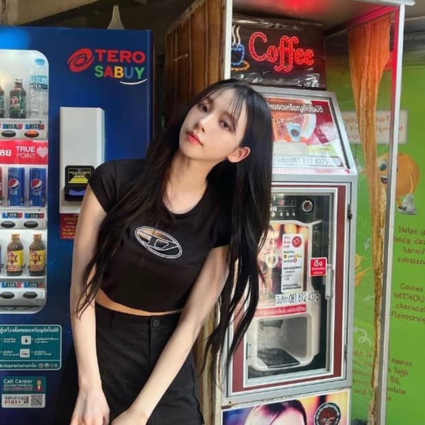 디젤 피카부 컷 아웃 티셔츠 M