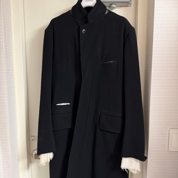 (50)솔로이스트 15aw 가죽탭 코트