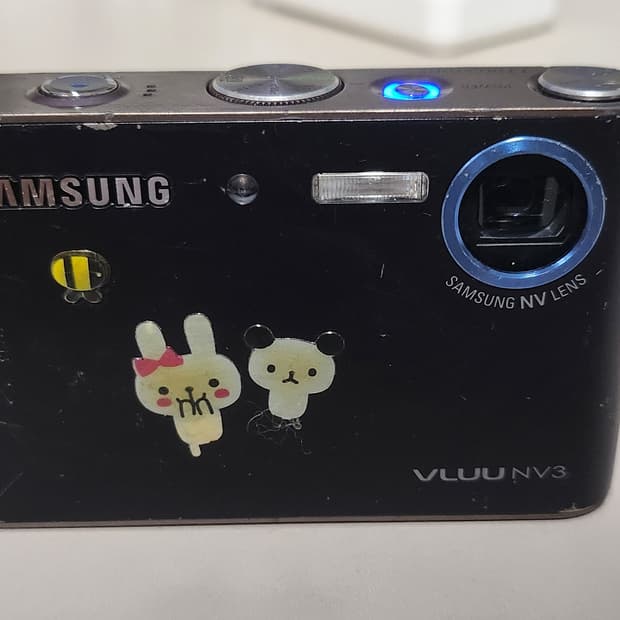 SAMSUNG VLUU NV3
빈티지 디지털카메라
