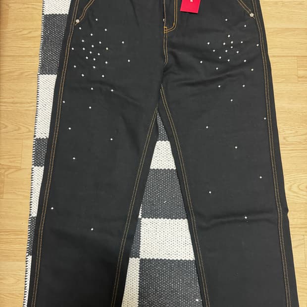 (2) Kusneuf stardust crystal denim jeans