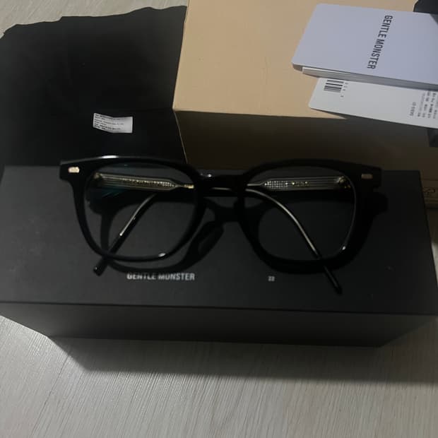 젠틀몬스터 KUBO 블랙 안경