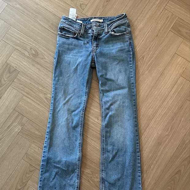 Levis super low bootcut 25사이즈
