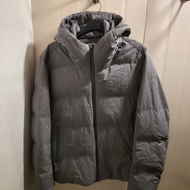 유니클로 다운 후드패딩